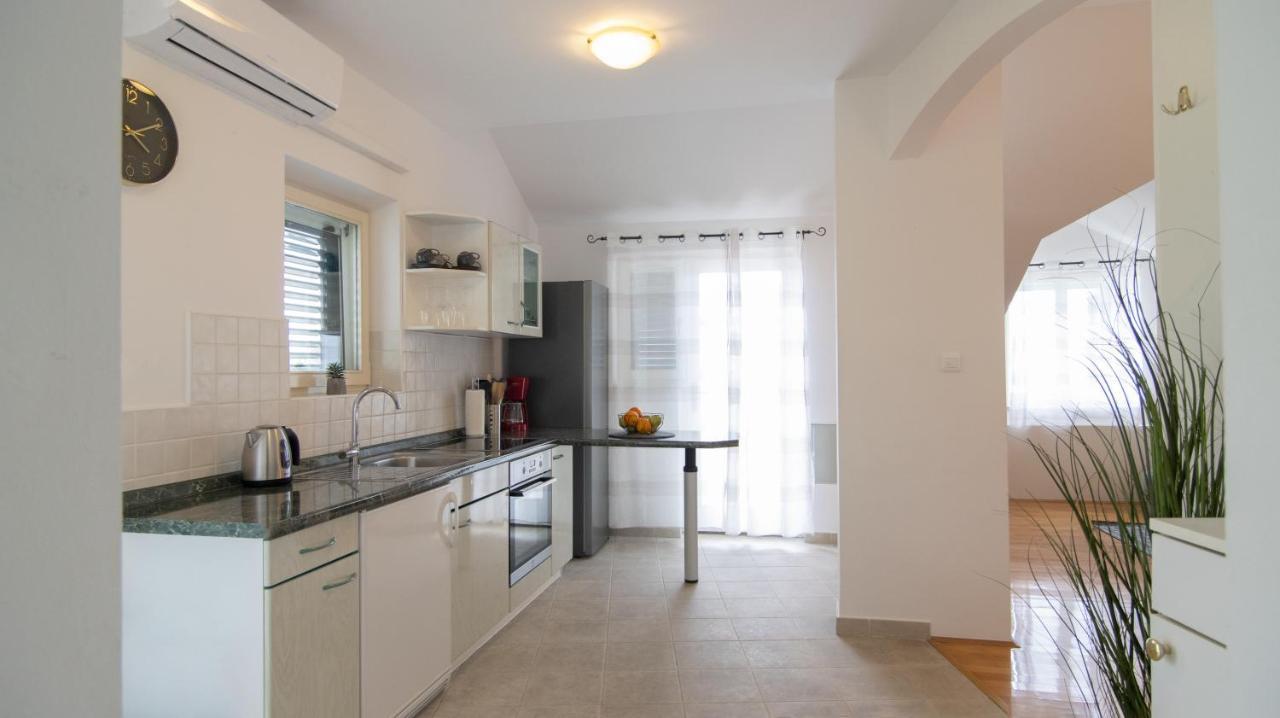Mozart Apartments Baska Voda Bagian luar foto