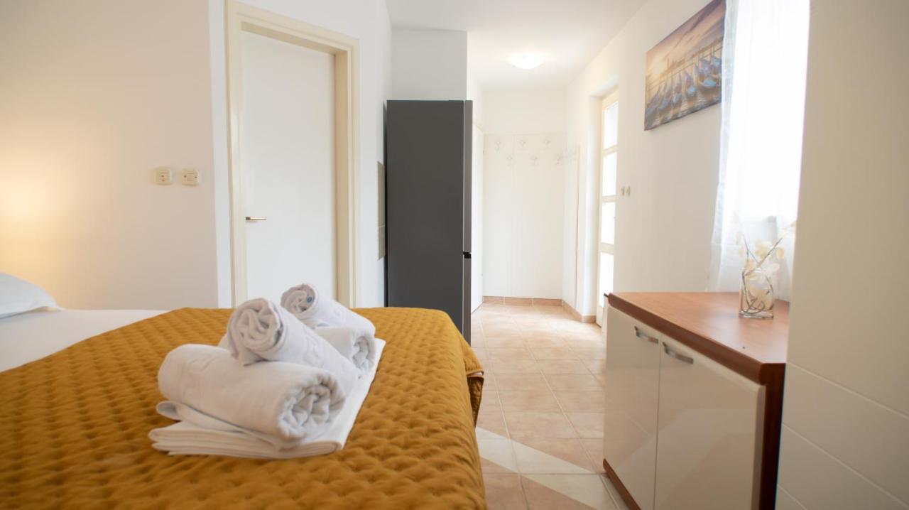 Mozart Apartments Baska Voda Bagian luar foto